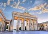 Check in cổng Brandenburg - biểu tượng hòa bình của thủ đô Berlin Đức